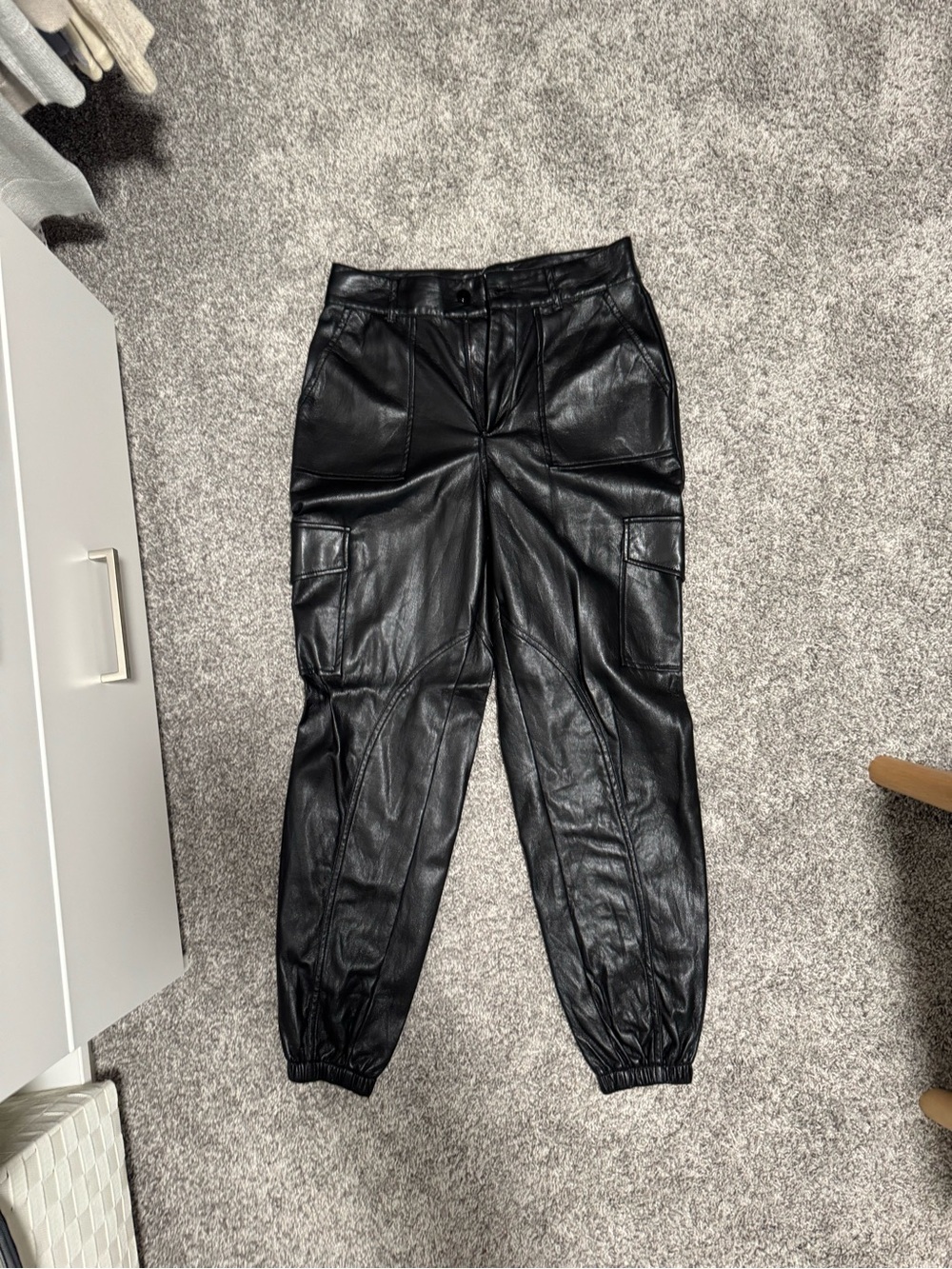 Good American Black Faux Leather Cargo Joggers (size 2/26)